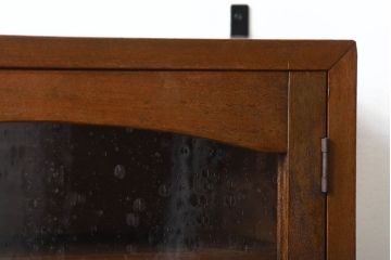 アンティーク家具　和製アンティーク　気泡ガラス入り!古い木製の壁掛け収納棚(ウォールキャビネット)