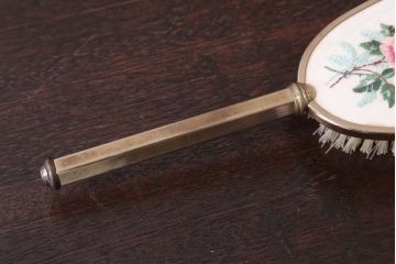 アンティーク雑貨　イギリスアンティーク　バラの刺繍のブラシ