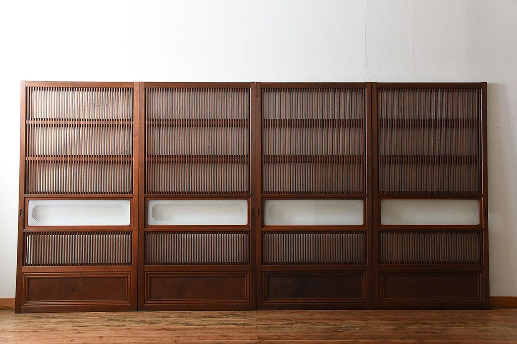 古民具・骨董　裏ガラス付き!上質な作り込みのアンティーク格子戸4枚セット