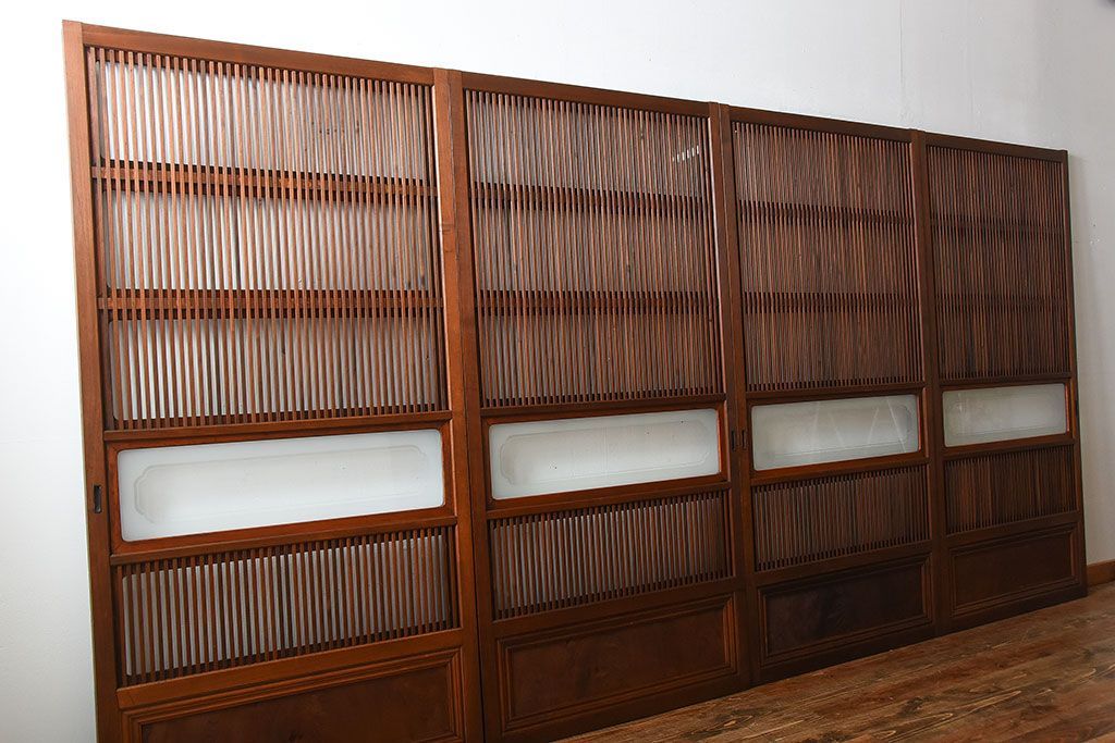 古民具・骨董　裏ガラス付き!上質な作り込みのアンティーク格子戸4枚セット