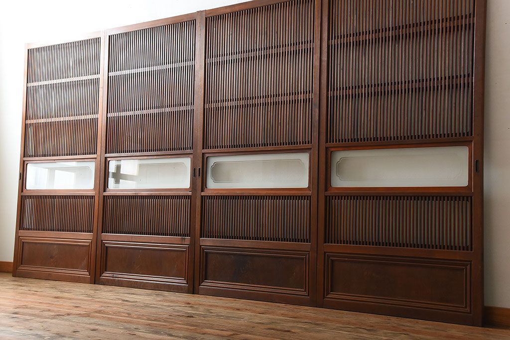 古民具・骨董　裏ガラス付き!上質な作り込みのアンティーク格子戸4枚セット