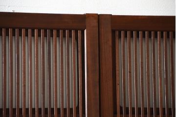 古民具・骨董　裏ガラス付き!上質な作り込みのアンティーク格子戸4枚セット