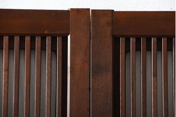 古民具・骨董　裏ガラス付き!上質な作り込みのアンティーク格子戸4枚セット