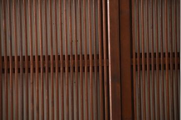 古民具・骨董　裏ガラス付き!上質な作り込みのアンティーク格子戸4枚セット