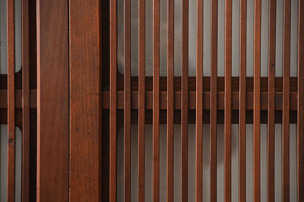 古民具・骨董　裏ガラス付き!上質な作り込みのアンティーク格子戸4枚セット