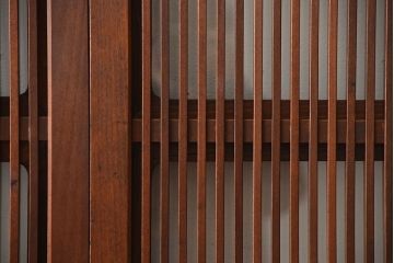 古民具・骨董　裏ガラス付き!上質な作り込みのアンティーク格子戸4枚セット