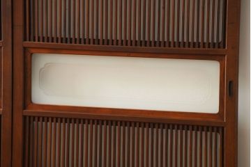 古民具・骨董　裏ガラス付き!上質な作り込みのアンティーク格子戸4枚セット
