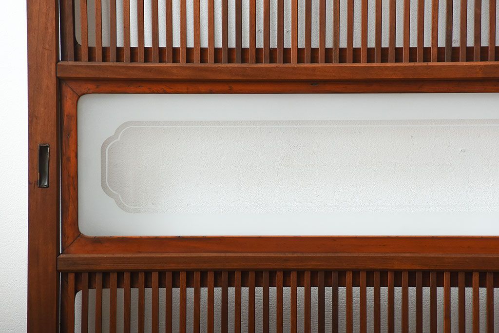 古民具・骨董　裏ガラス付き!上質な作り込みのアンティーク格子戸4枚セット