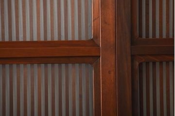 古民具・骨董　裏ガラス付き!上質な作り込みのアンティーク格子戸4枚セット
