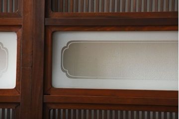 古民具・骨董　裏ガラス付き!上質な作り込みのアンティーク格子戸4枚セット