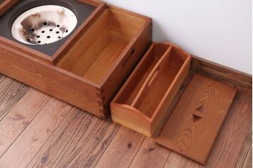 中古　民芸家具　総栗材のモダンな火鉢