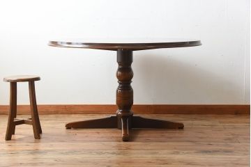 中古　飛騨産業　キツツキマーク　ラウンドダイニングテーブル