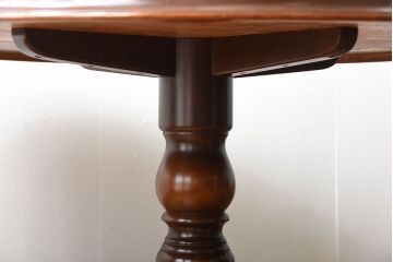 中古　飛騨産業　キツツキマーク　ラウンドダイニングテーブル
