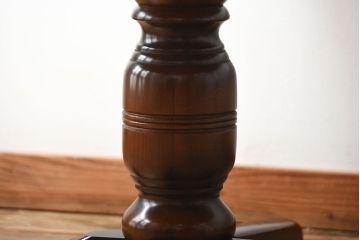 中古　飛騨産業　キツツキマーク　ラウンドダイニングテーブル
