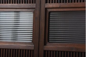 アンティーク　モールガラス入り!古い木の格子戸4枚セット