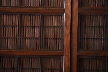 古民具・骨董　モールガラス入り!腰板欅材の裏障子付きアンティーク格子戸4枚セット