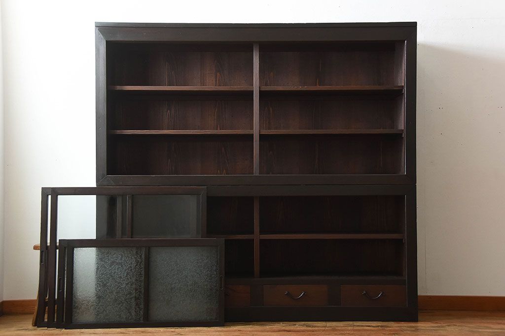 アンティーク家具　和製アンティーク　古い檜材の結霜ガラス入り大きな重ね収納戸棚