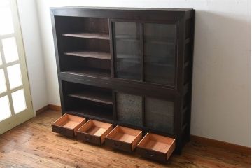 アンティーク家具　和製アンティーク　古い檜材の結霜ガラス入り大きな重ね収納戸棚