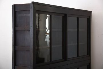 アンティーク家具　和製アンティーク　古い檜材の結霜ガラス入り大きな重ね収納戸棚