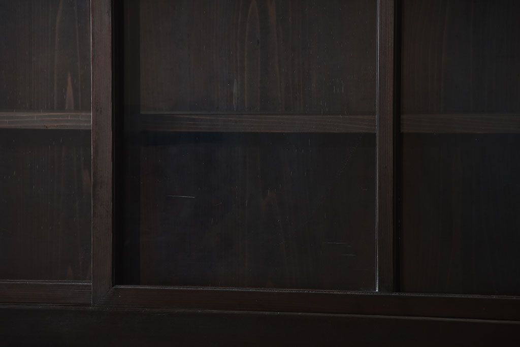 アンティーク家具　和製アンティーク　古い檜材の結霜ガラス入り大きな重ね収納戸棚