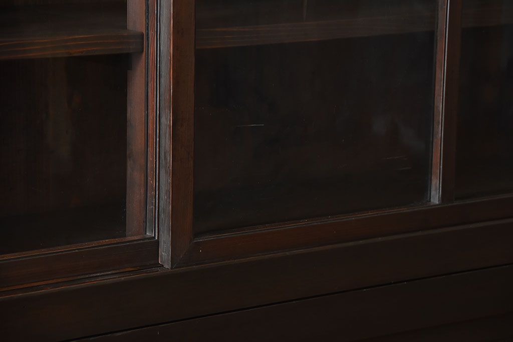 アンティーク家具　和製アンティーク　古い檜材の結霜ガラス入り大きな重ね収納戸棚