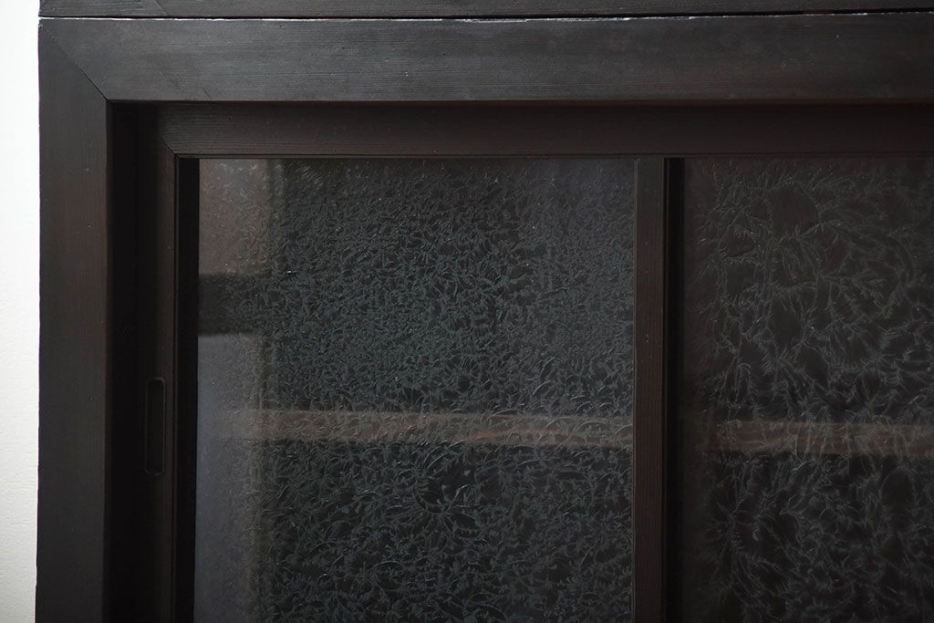 アンティーク家具　和製アンティーク　古い檜材の結霜ガラス入り大きな重ね収納戸棚