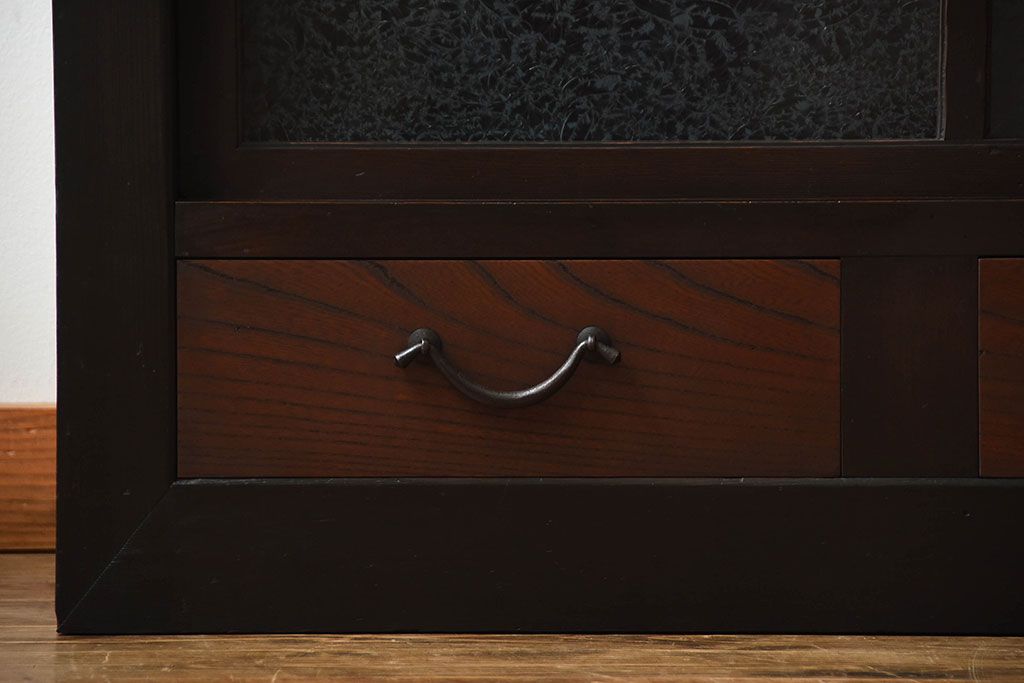 アンティーク家具　和製アンティーク　古い檜材の結霜ガラス入り大きな重ね収納戸棚