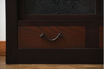 アンティーク家具　和製アンティーク　古い檜材の結霜ガラス入り大きな重ね収納戸棚