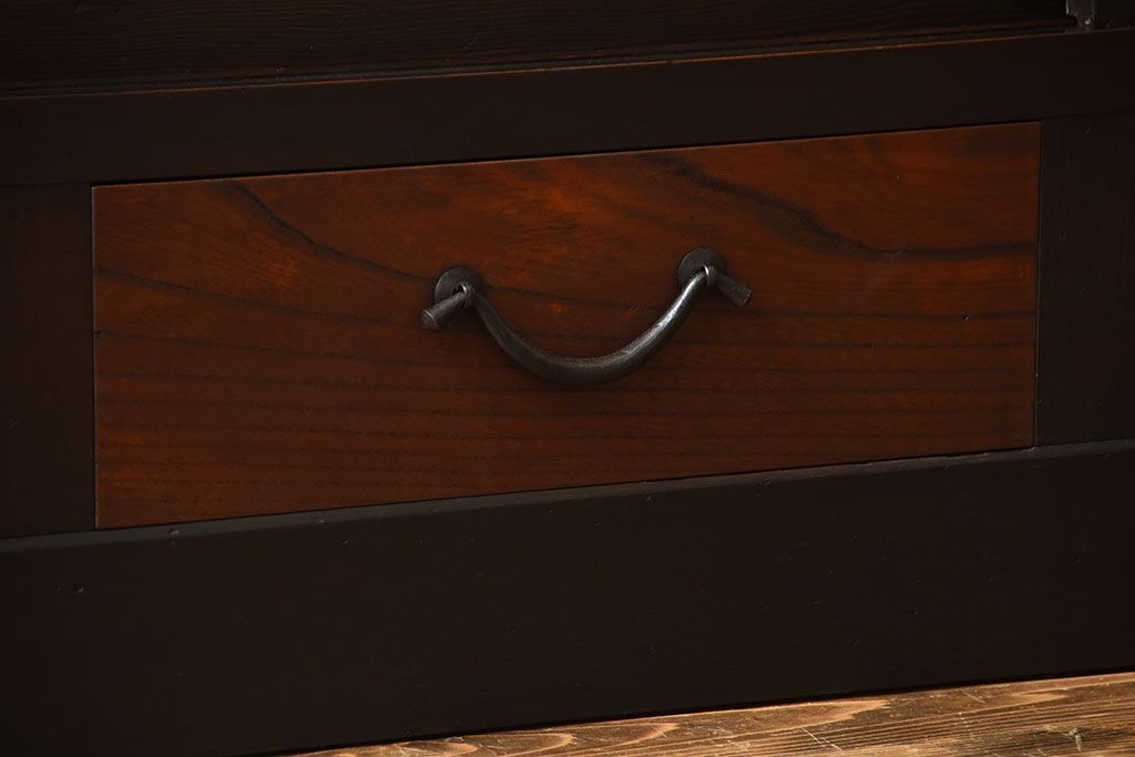 アンティーク家具　和製アンティーク　古い檜材の結霜ガラス入り大きな重ね収納戸棚