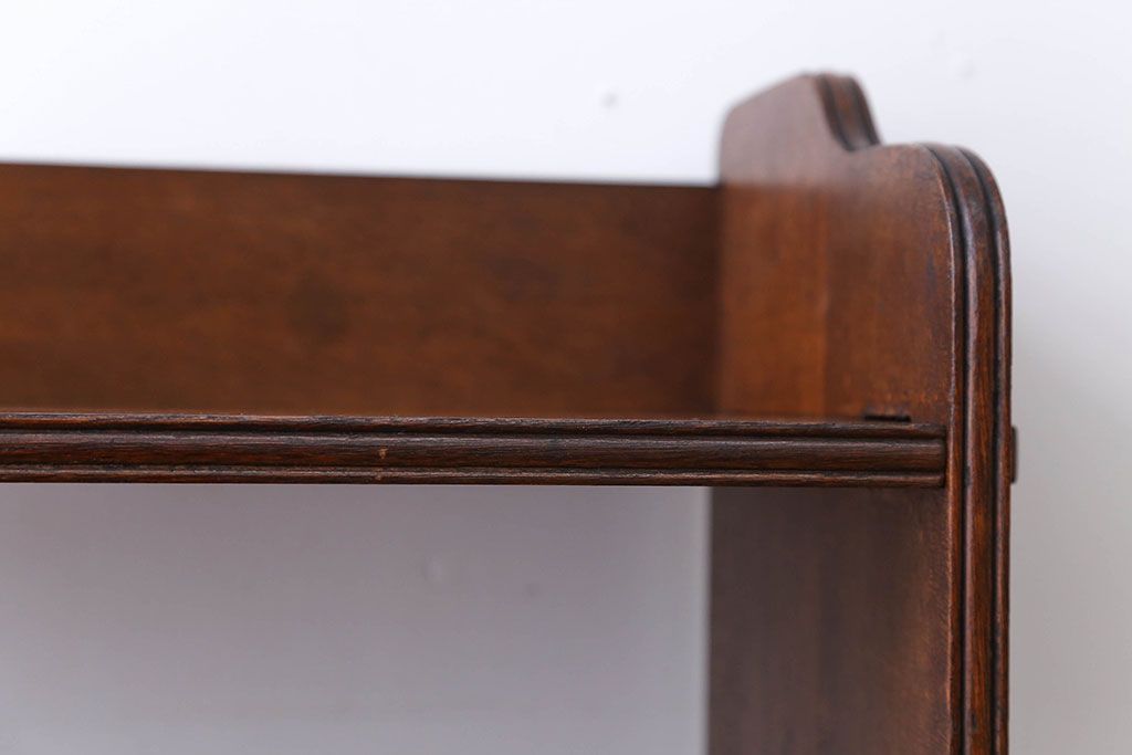 アンティーク家具　アンティーク　透かし彫りがおしゃれな古いナラ材の高級本棚