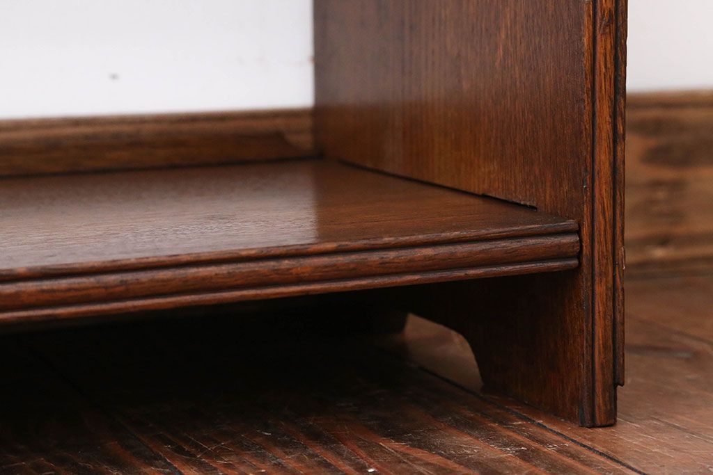 アンティーク家具　アンティーク　透かし彫りがおしゃれな古いナラ材の高級本棚