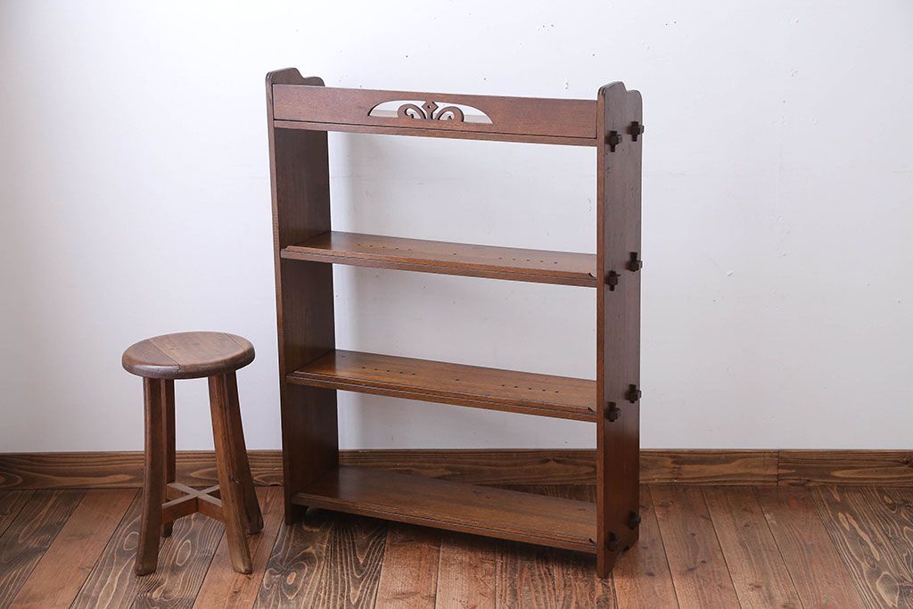 アンティーク家具　アンティーク　透かし彫りがおしゃれな古いナラ材の高級本棚