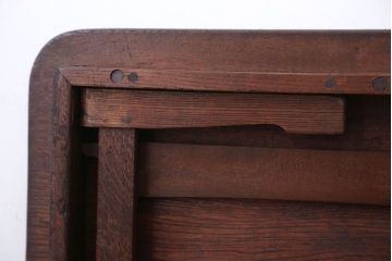 レトロ家具　昭和レトロ　天板栓材一枚板の脚のデザインがかわいい角ちゃぶ台
