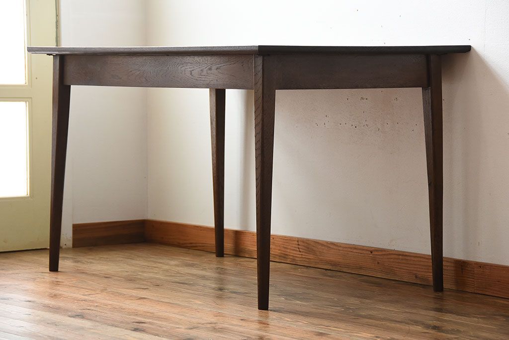 アンティーク家具　アンティーク　シンプルなナラ材のダイニングテーブル