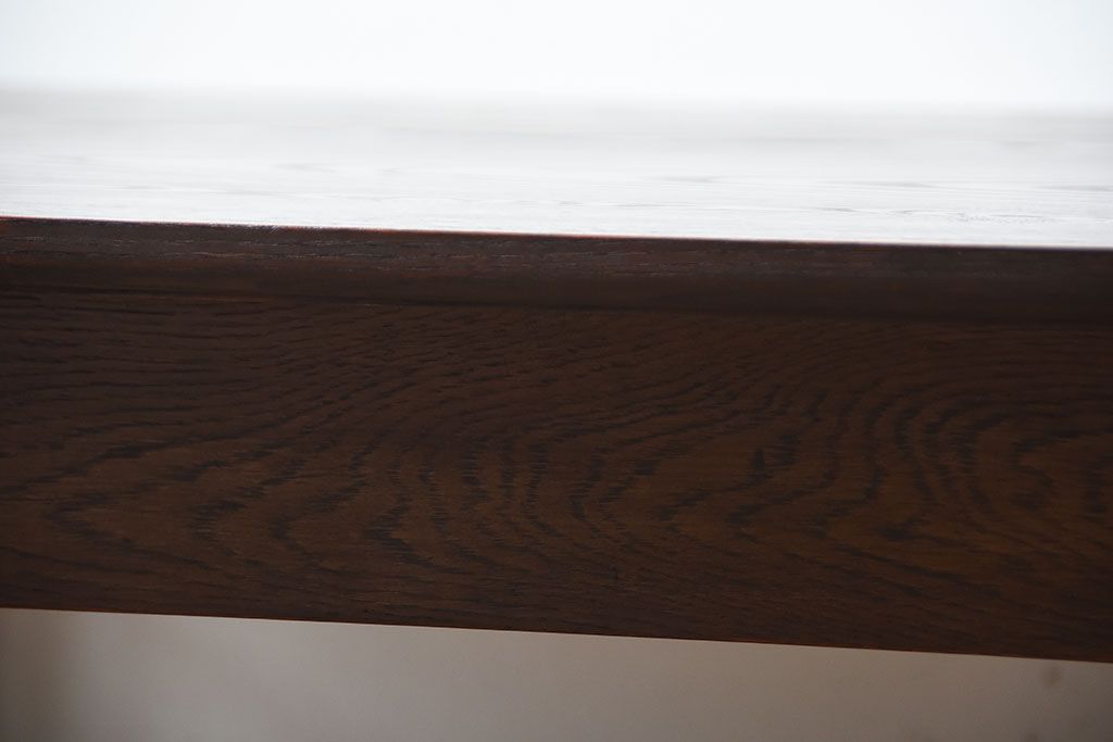 アンティーク家具　アンティーク　シンプルなナラ材のダイニングテーブル