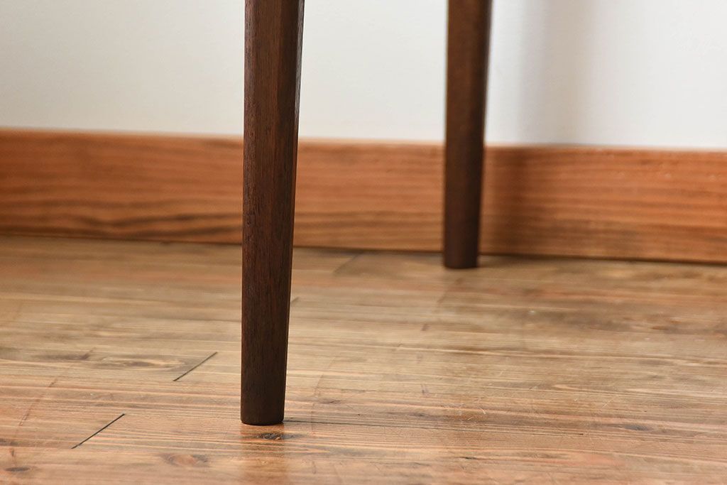 アンティーク家具　アンティーク　シンプルなナラ材のダイニングテーブル