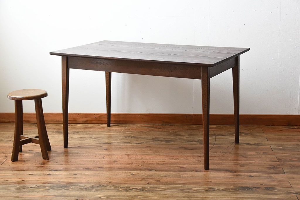 アンティーク家具　アンティーク　シンプルなナラ材のダイニングテーブル