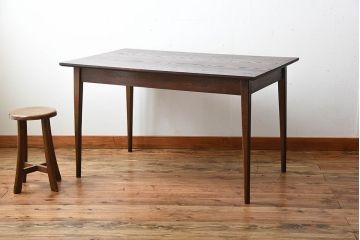 アンティーク家具　アンティーク　シンプルなナラ材のダイニングテーブル