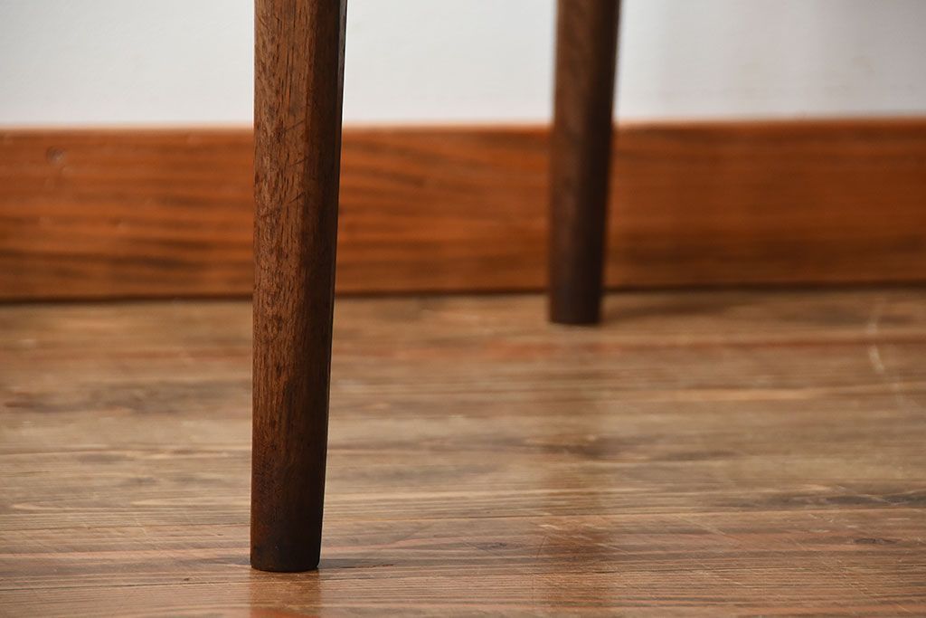 アンティーク家具　アンティーク　シンプルなナラ材のダイニングテーブル