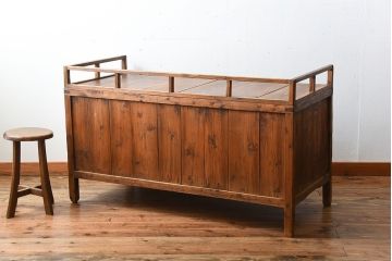 アンティーク家具　アンティーク　ナチュラルな木味の大きな陳列棚(カウンターテーブル)