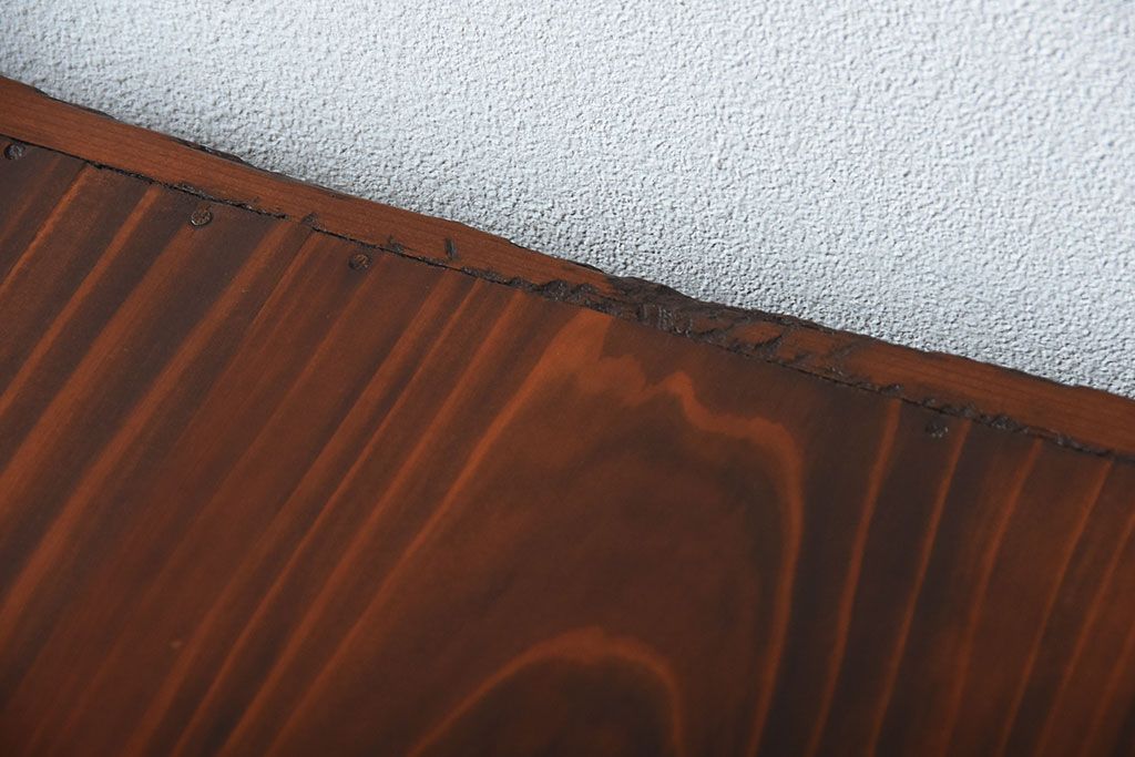 レトロ家具　和製アンティーク　千鳥の透かし彫りがレトロな脚付き収納棚