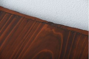 レトロ家具　和製アンティーク　千鳥の透かし彫りがレトロな脚付き収納棚