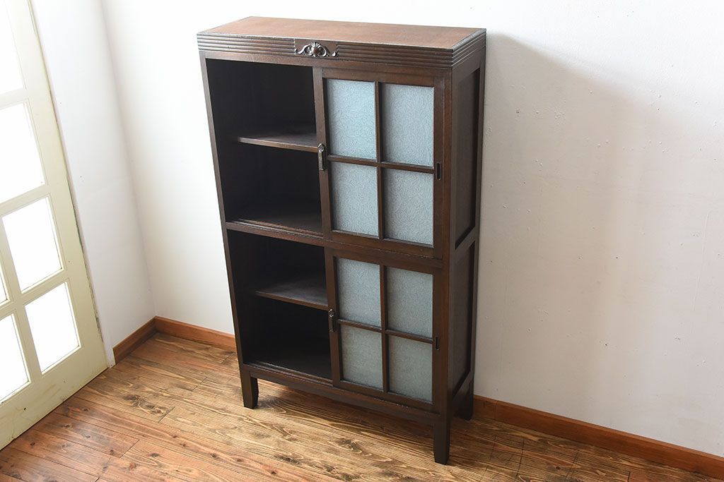 アンティーク家具　アンティーク　上品な縦型引き戸収納棚