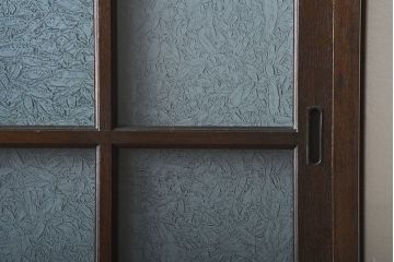 アンティーク家具　アンティーク　上品な縦型引き戸収納棚