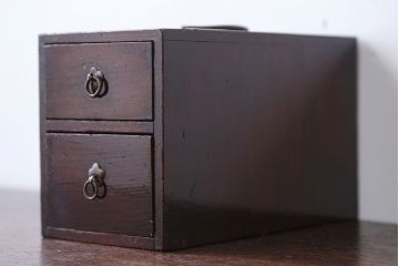 アンティーク家具　古民具・骨董　古い木のとてもちいさな小引き出し
