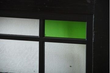 和製アンティーク　色ガラス入り!モダンなガラス帯戸(1)