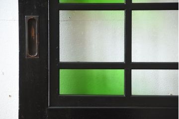 和製アンティーク　色ガラス入り!モダンなガラス帯戸(1)