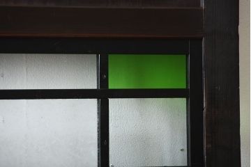 和製アンティーク　色ガラス入り!モダンなガラス帯戸(1)