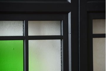 和製アンティーク　色ガラス入り!モダンなペイントガラス帯戸2枚セット