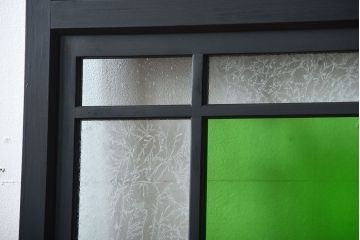 和製アンティーク　色ガラス入り!モダンなペイントガラス帯戸2枚セット